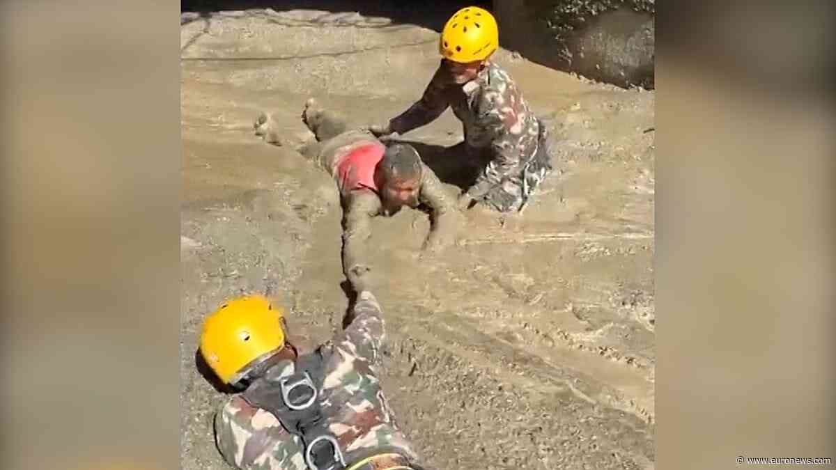 Nepal: army rescues hundreds as diaspora mourns lives lost