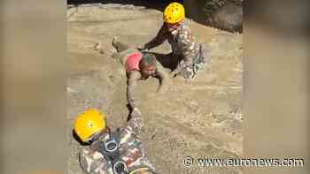 Nepal: army rescues hundreds as diaspora mourns lives lost