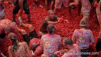 La Tomatina 2026: thousands turn Spanish town red in annual tomato fight