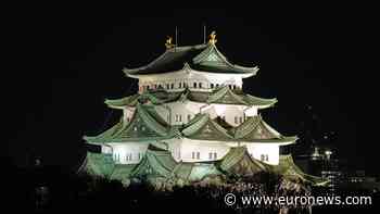 More than 1,000 volunteers pull historic castle back to its original site in Japan