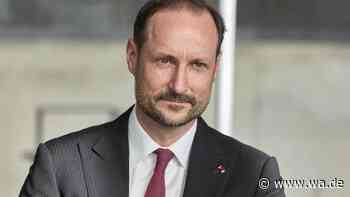 Machtwechsel in Norwegen: Haakon VIII. legt seinen Eid ab und zeigt sich erstmals dem Volk