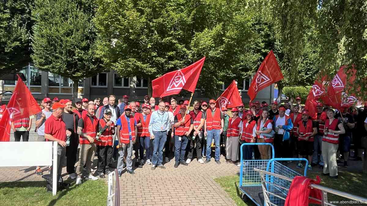 Warnstreik in Ahrensburg: 165 Beschäftigte bangen um ihre Jobs