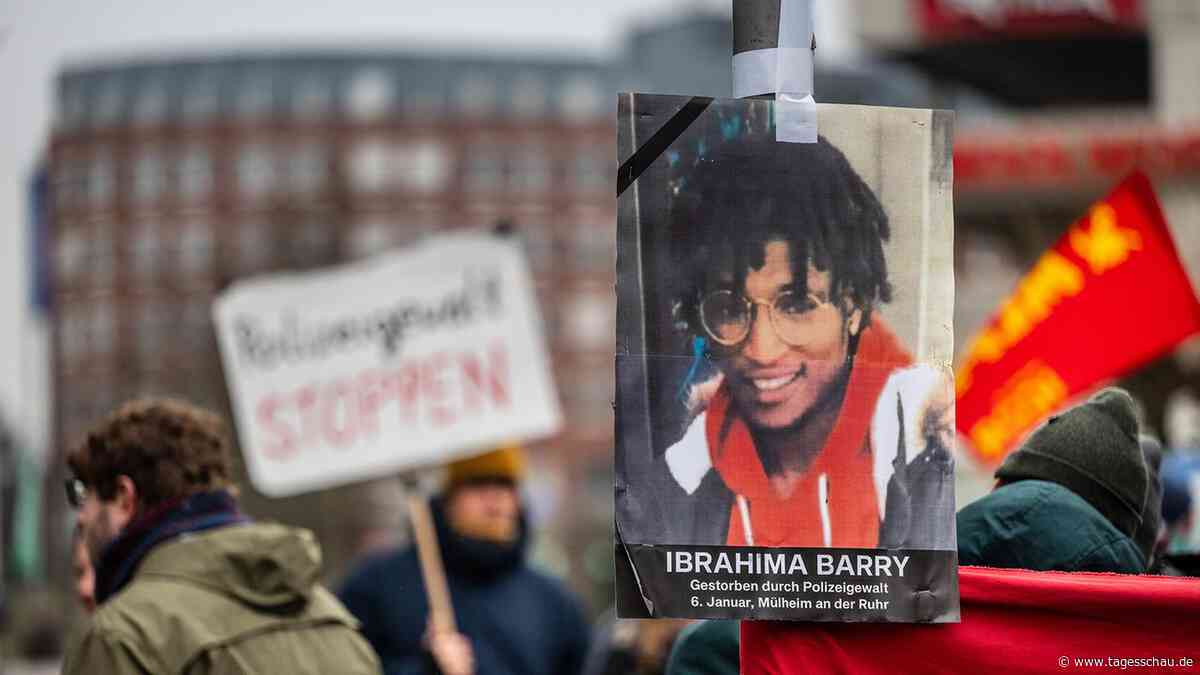 Umstrittene Polizeieinsätze: Tot nach Fixierung?