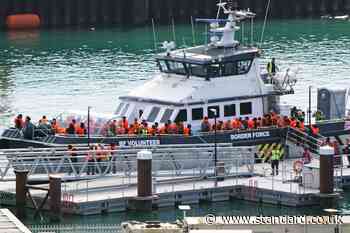 Hundreds of migrants cross Channel after hiatus
