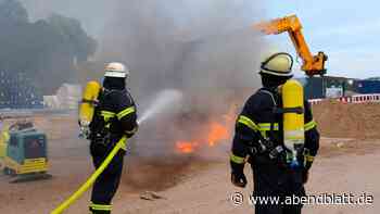 Feuer auf der Körber-Baustelle: Feuerwehr fordert Verstärkung an