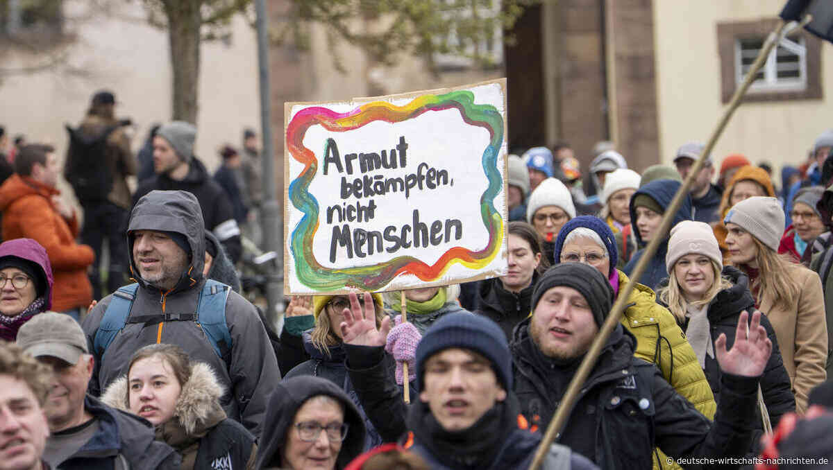 Sozialreformen verunsichern: 81 Prozent sorgen sich um ihre finanzielle Absicherung