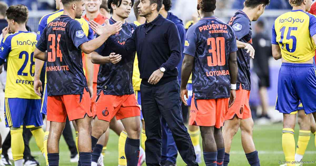 Giovanni van Bronckhorst over kritiek op spelers na bedanken uitvak bij Cambuur: ‘Ze hebben het goed gedaan’