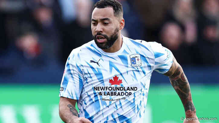 Altrincham sign veteran striker Hemmings