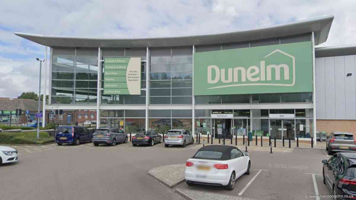 Dunelm shoppers 'don't want to get up' from cosy £24 fleece