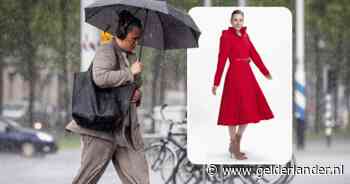 Weg met de slappe poncho en paraplu: de regenjas is ineens supergaaf