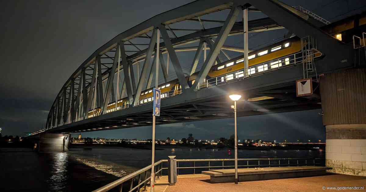 Spoorbrug in Nijmegen aangepakt: treinen veroorzaken straks veel minder herrie en trillingen