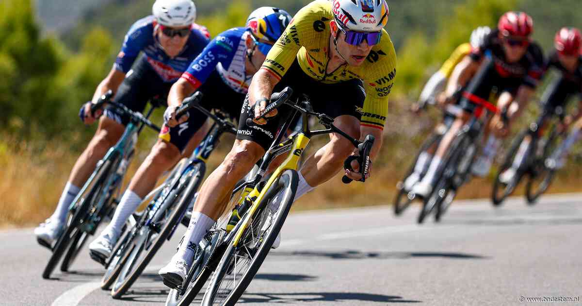 LIVE Vuelta | Koen Bouwman in achtervolging op kopgroep met Wout van Aert, vluchters krijgen ruimte op weg naar slotklim