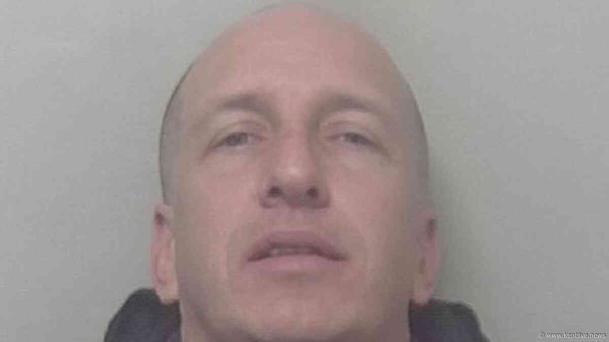 Broadstairs drug dealer who hid £240k worth of cocaine beside his bed jailed