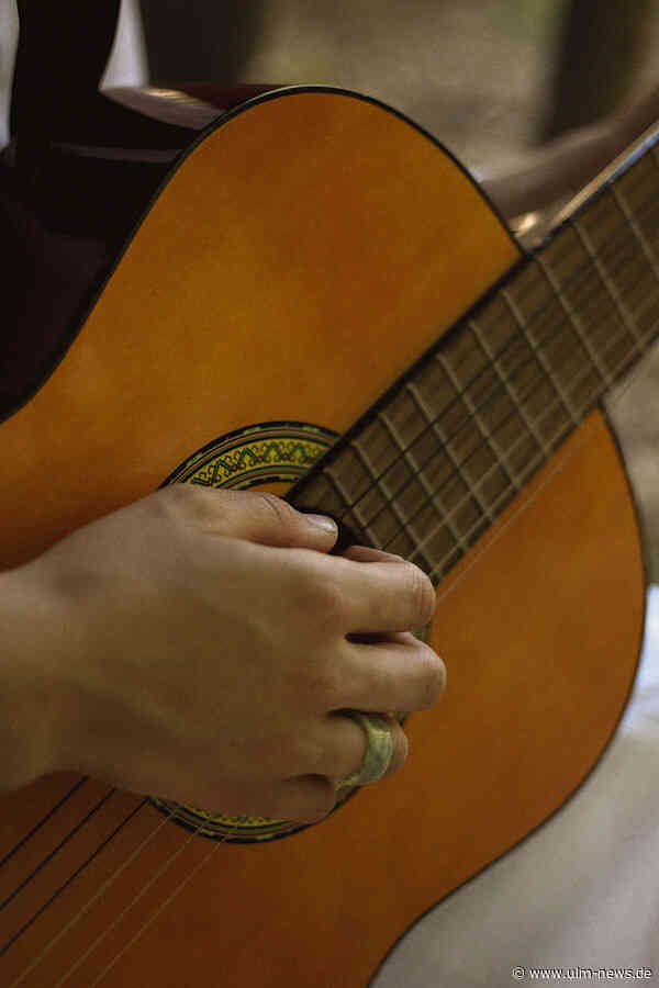 Der Einstieg ins Gitarrenspiel: Woran sich die Wahl des ersten Instruments orientiert