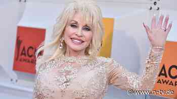 VIP VIP, Hurra!: Dolly Parton, Bruce Willis und die Menschen auf den Wiesen
