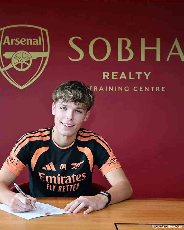 Arsenal announce young striker signing from Blackburn Rovers
