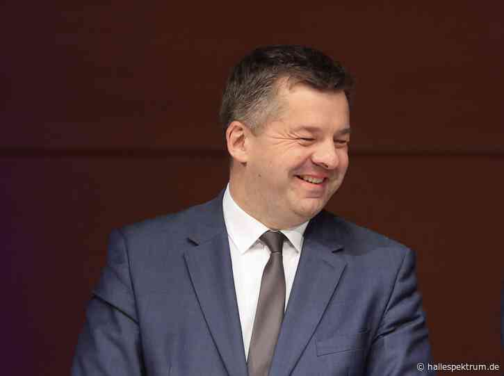 Ministerpräsident Schulze besucht Weinberg Campus