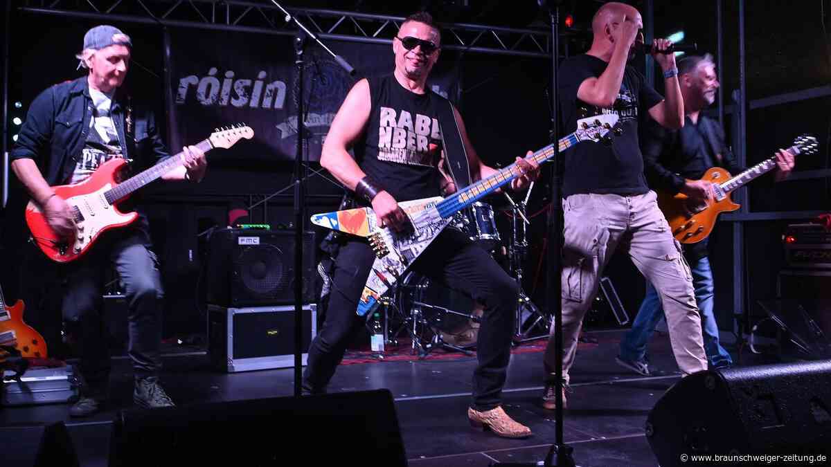 Altstadtfest Fallersleben: Gitarre, Wein und Tequila feiern spezielle Premiere