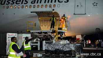 Canada extends Ebola travel restrictions for another 30 days