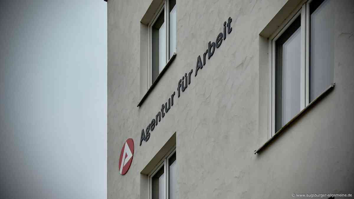 Mehr junge Menschen sind arbeitslos, gleichzeitig gibt es aber noch viele offene Lehrstellen