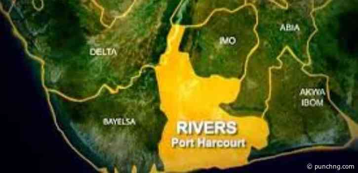 Three injured as policeman kills driver at checkpoint in Rivers