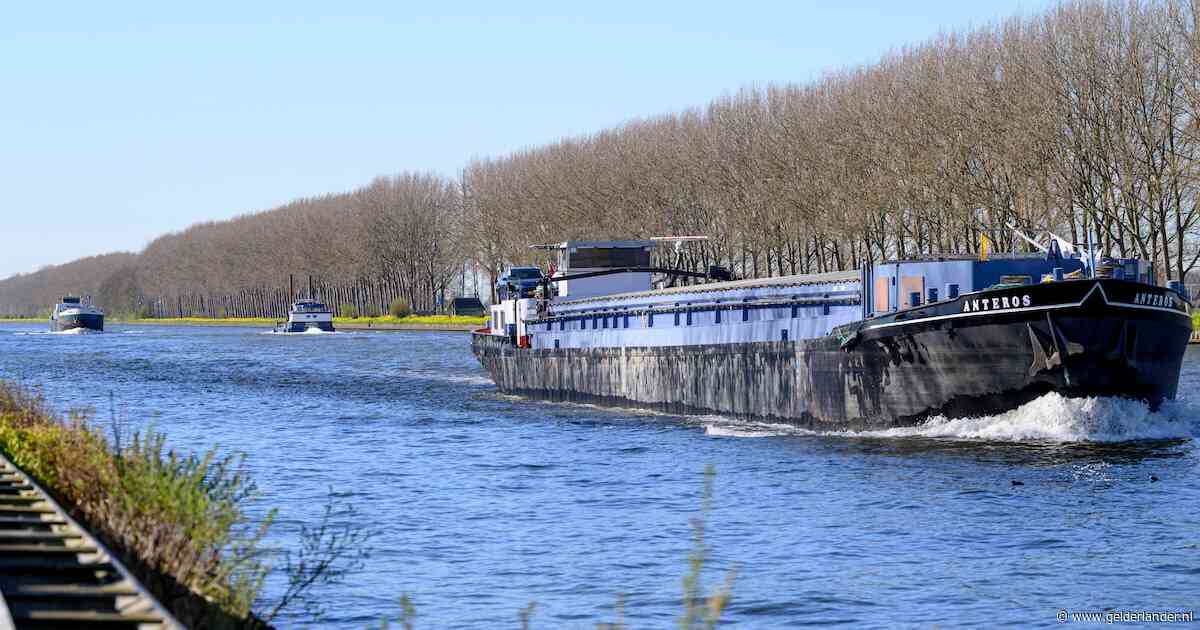 Schippers ‘furieus’ over gedeeltelijke stremming kanaal: dreigen naar rechter te stappen