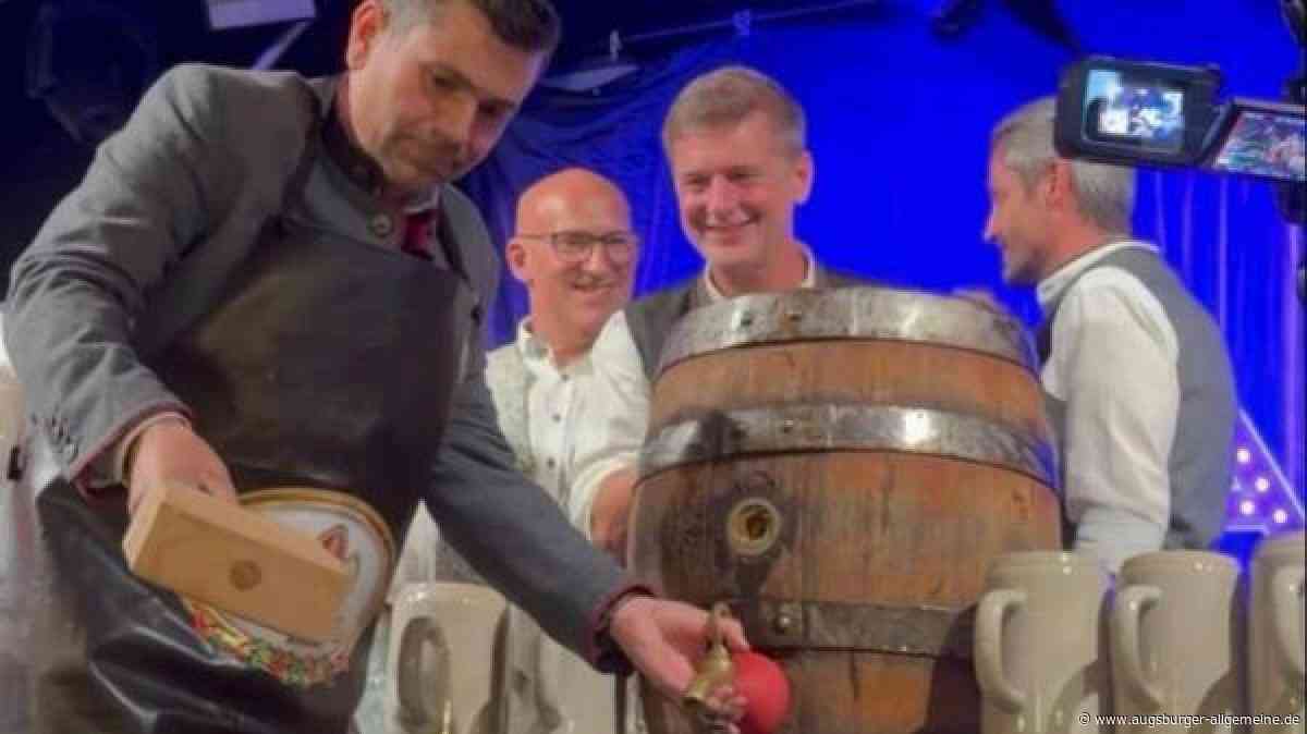 So viele Schläge brauchte OB Freund bei seinem ersten Plärrer-Anstich