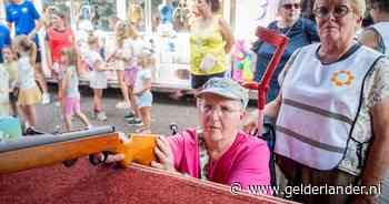 Pacifist in de schiettent: waarom Marian (67) op de kermis in Mook toch echt aanlegt met de luchtbuks