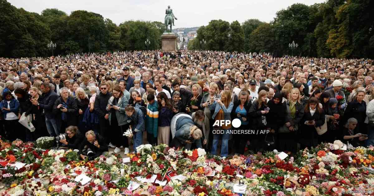 Norwegians mourn King Harald as son succeeds to throne