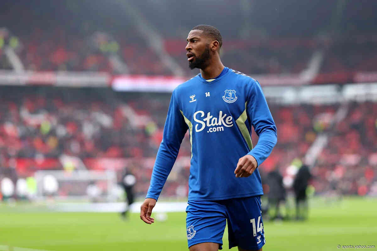 Fiorentina make offer for Everton’s Beto as Joshua Zirkzee option fades