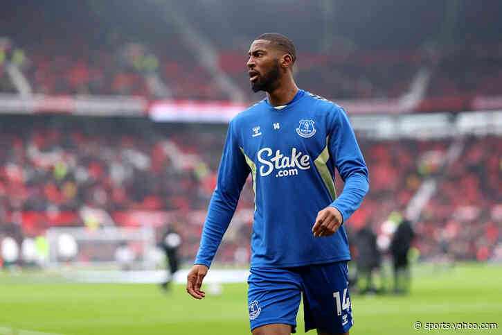 Fiorentina make offer for Everton’s Beto as Joshua Zirkzee option fades