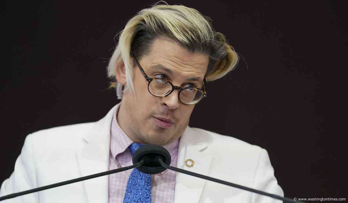 Milo Yiannopoulos, former Kanye West aide, detained by ICE in Louisiana