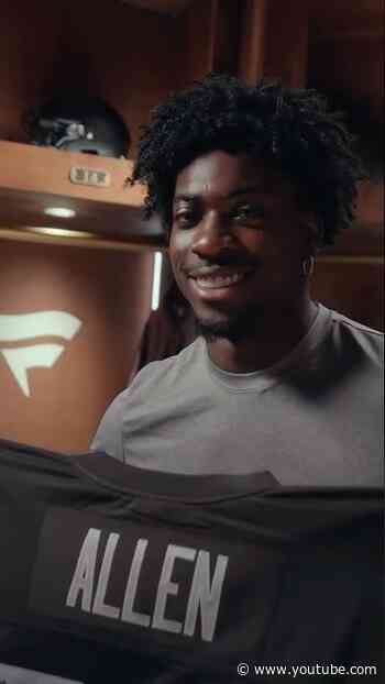 Zachariah Branch was surprised with a message and gift from Hall of Fame RB Marcus Allen #nfl