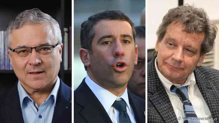 Republicanos contra constitucionalistas: Los acusan de validar "estupideces" en 2022