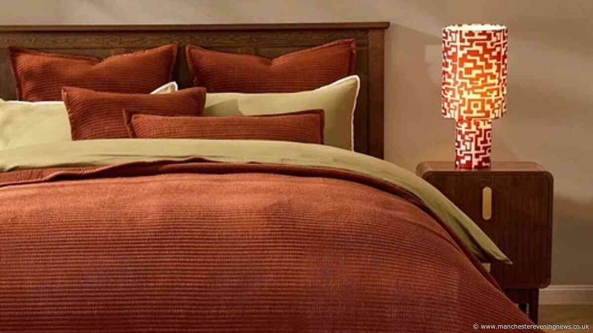 'Thick and luxurious' bedspread slashed to £29 'looks rich on my bed'
