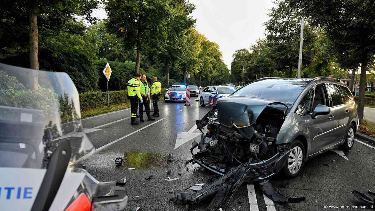 Dronken bestuurder slaat op vlucht bij politiecontrole en ramt auto's