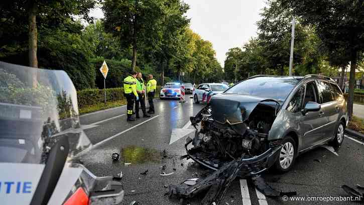 Dronken bestuurder slaat op vlucht bij politiecontrole en ramt auto's