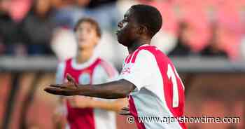 Jong Ajax verslaat Helmond Sport en boekt eerste overwinning van het seizoen