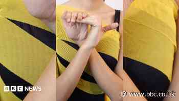 What are the symptoms of Hypermobility Spectrum Disorder?
