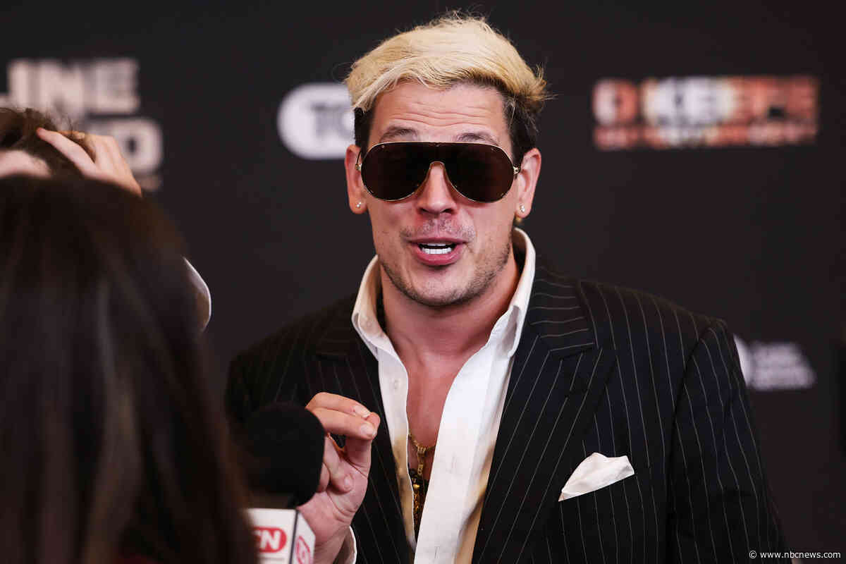 ICE arrests far-right commentator Milo Yiannopoulos