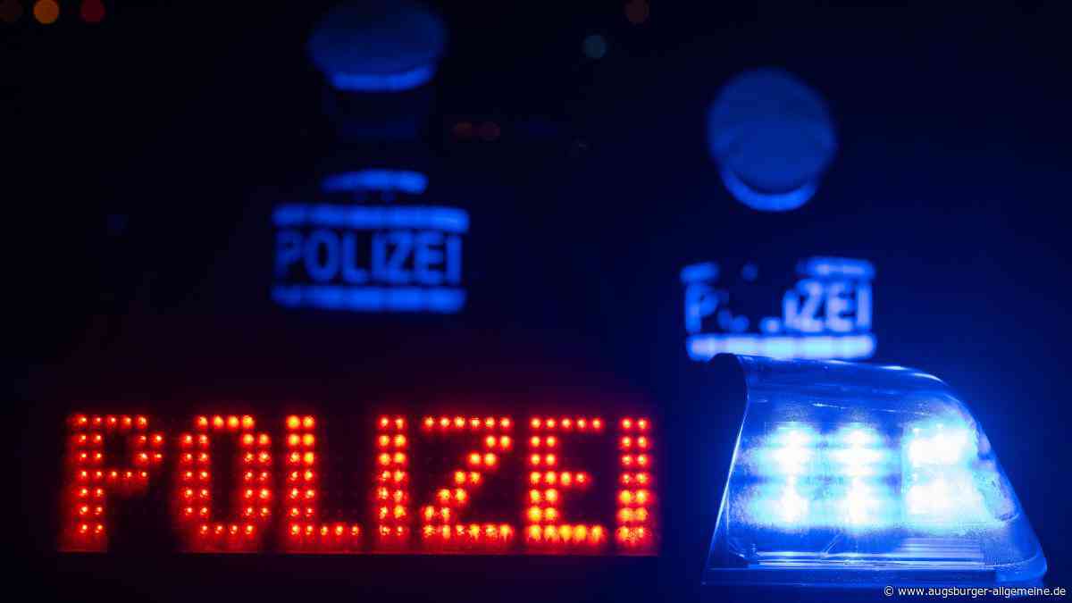 Auto überschlägt sich auf der B17: Frau wird leicht verletzt