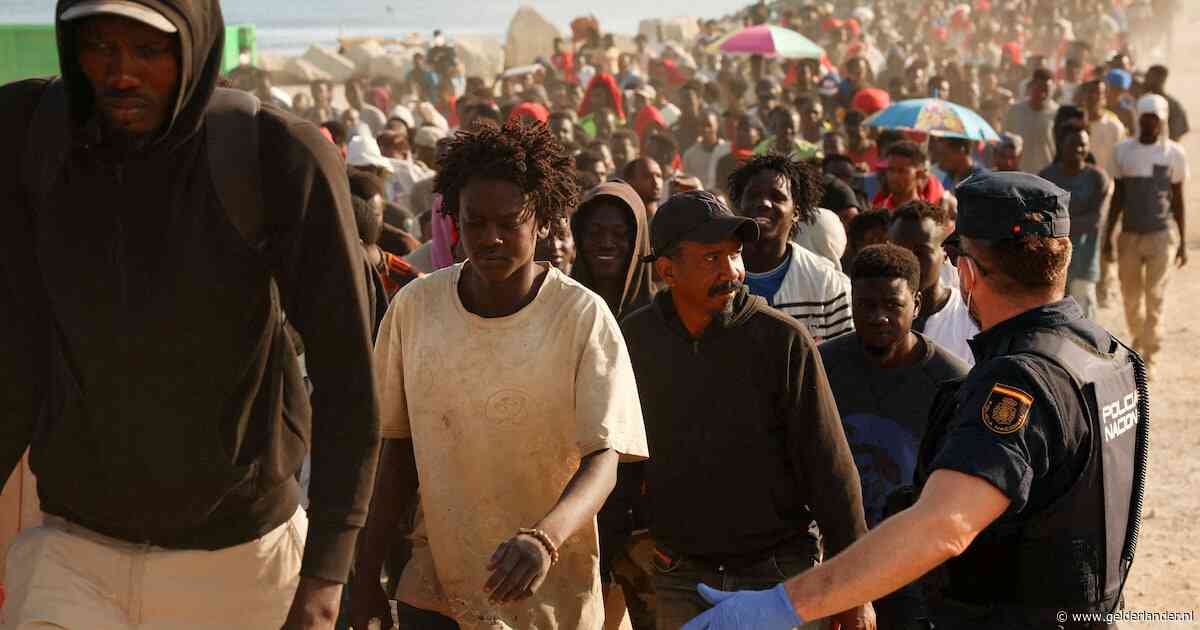 Spanje vraagt Europese Unie om bijstand voor controleren migranten in Ceuta