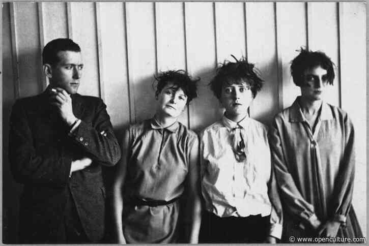 The Women of the Bauhaus: See Hip, Avant-Garde Photographs of Female Students & Instructors at the Famous Art School