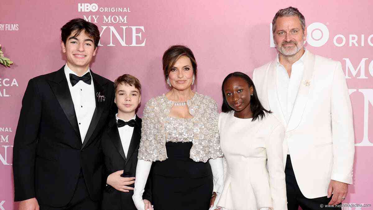 10 sweetest photos of Mariska Hargitay and Peter Hermann with their 3 kids on 22nd anniversary