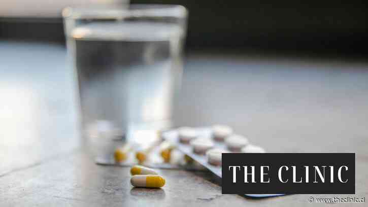 ¿Agua, café, jugo o alcohol? La bebida con la que tomas tus medicamentos podría estar alterando sus efectos