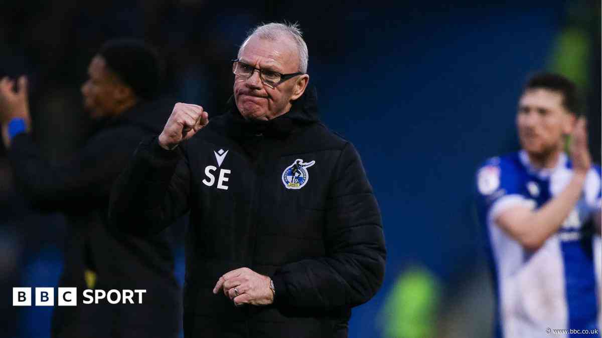 Bristol Rovers boss Evans says key men 'going nowhere'