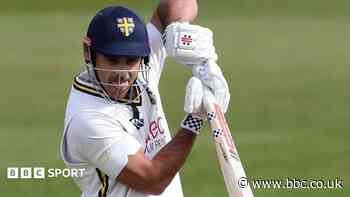 Leaders Durham build big lead over Gloucs