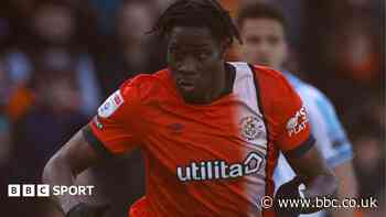Bristol City sign former Luton striker Adebayo