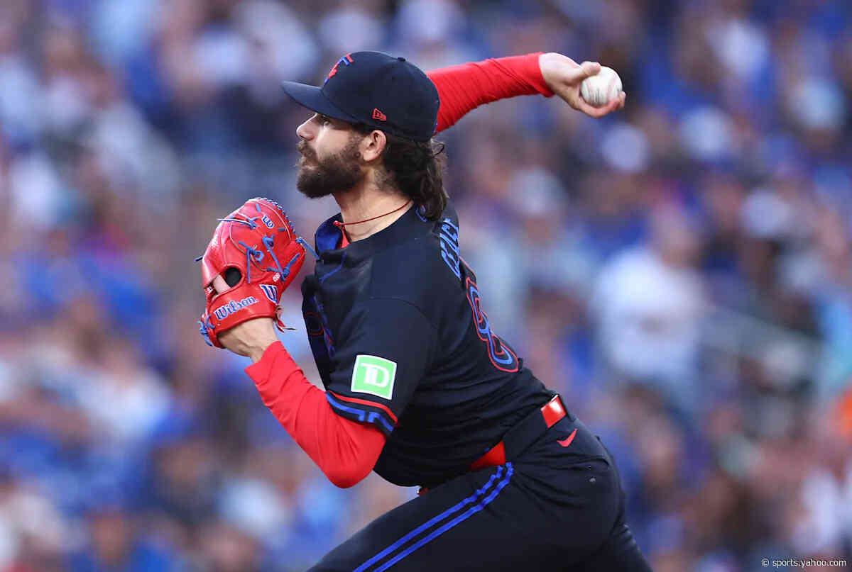 Blue Jays' Dylan Cease first to log at least 7 Ks in 19 consecutive starts in a season since Randy Johnson in 2001