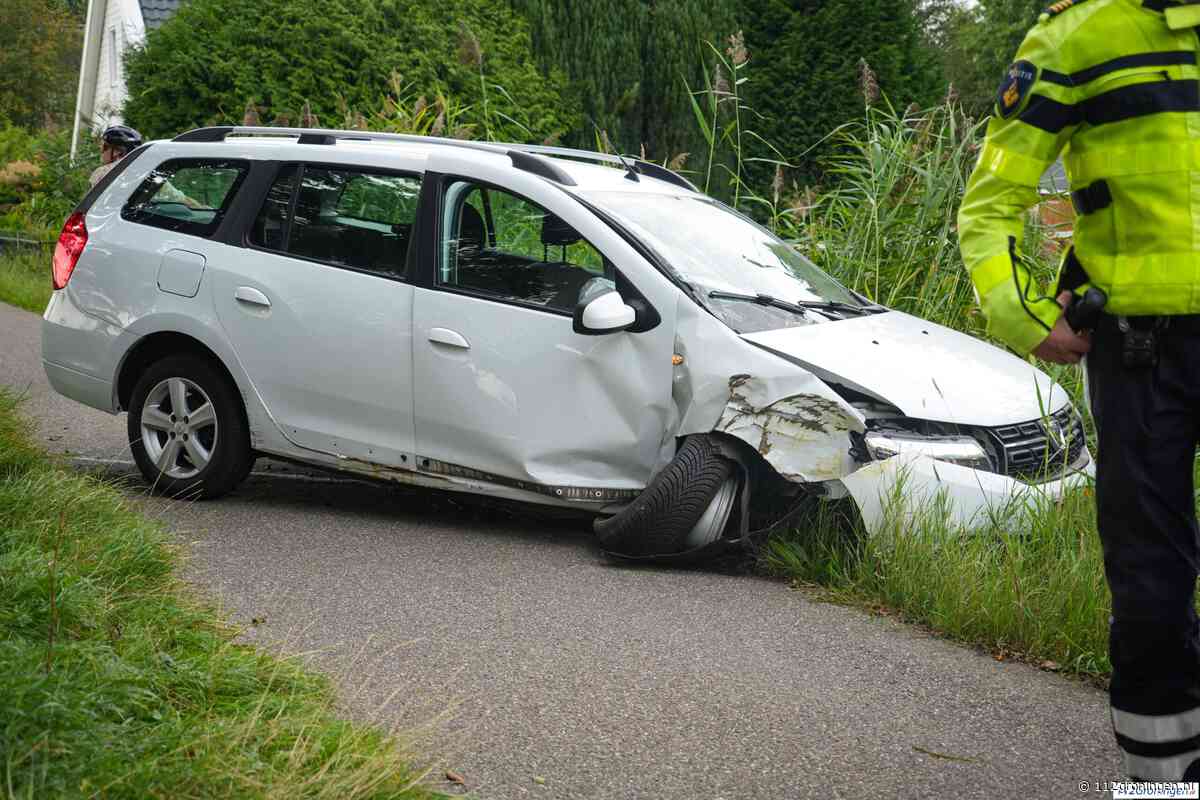 Ongeval op Hoofdweg in Harkstede, auto tegen boom